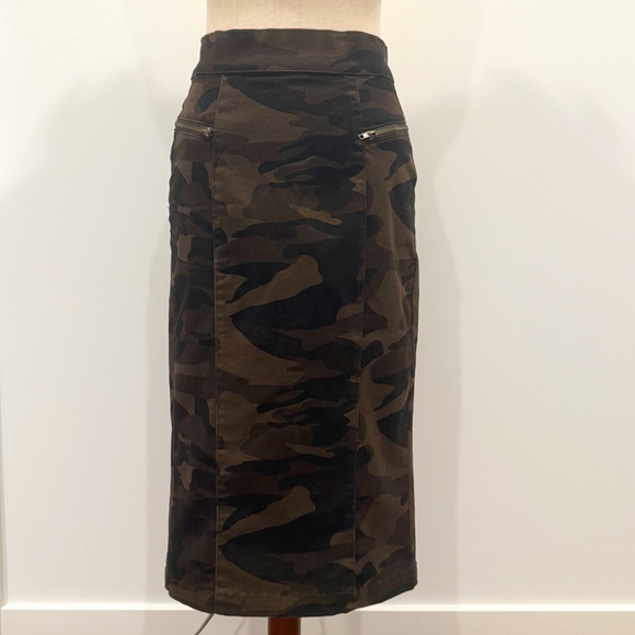 SoHo New York and Company camo midi pencil skirt - Picture 1 of 2